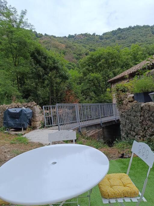Appartement 2 A 4 Personnes Antraigues Dış mekan fotoğraf